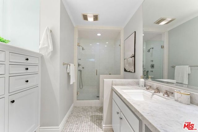 906 N Doheny Drive 311, West Hollywood, CA 90069