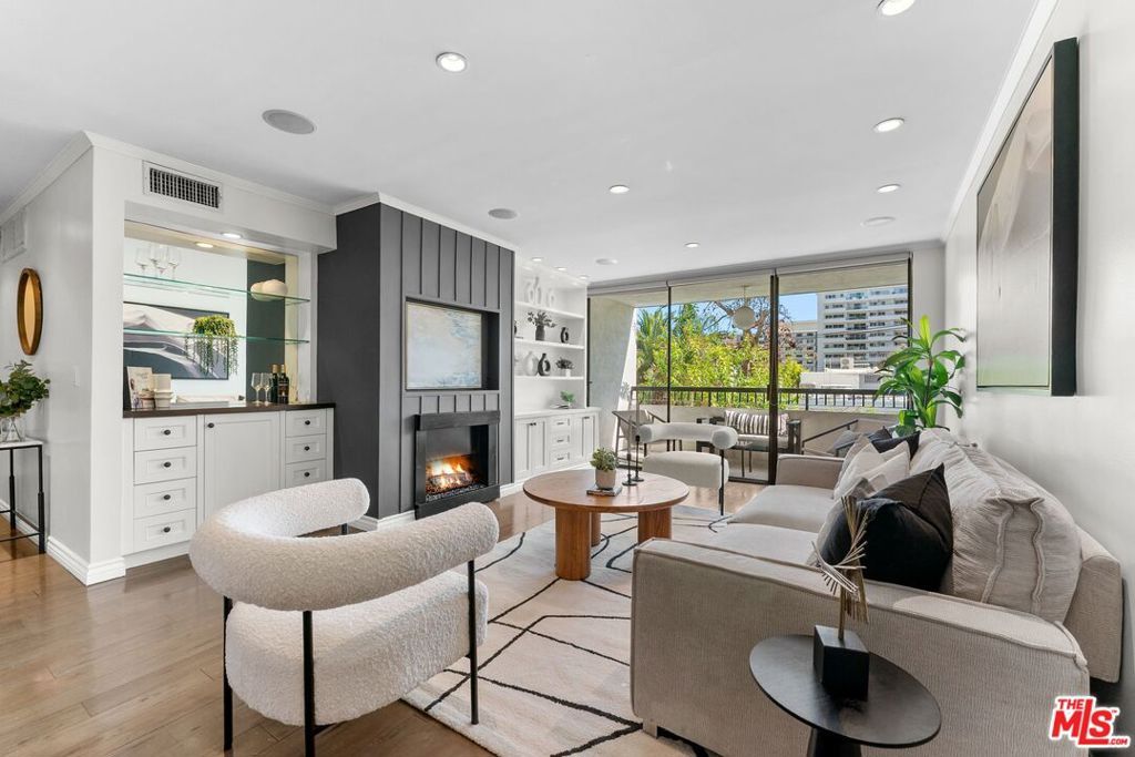906 N Doheny Drive 311, West Hollywood, CA 90069