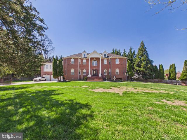 7801 RIDGEWOOD DR, Annandale, VA 22003