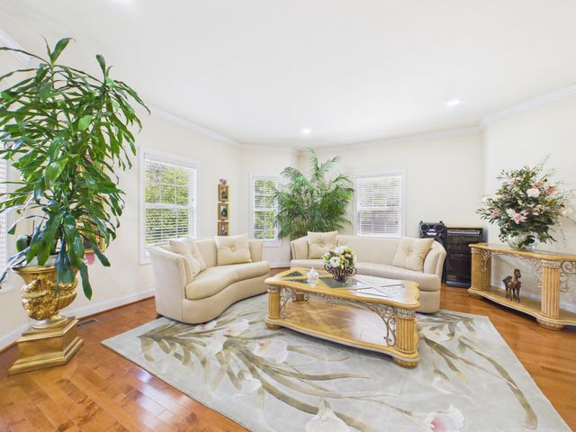 7801 RIDGEWOOD DR, Annandale, VA 22003