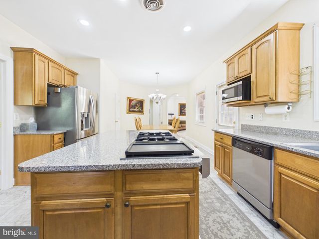 7801 RIDGEWOOD DR, Annandale, VA 22003