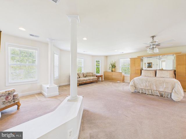 7801 RIDGEWOOD DR, Annandale, VA 22003