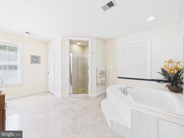 7801 RIDGEWOOD DR, Annandale, VA 22003