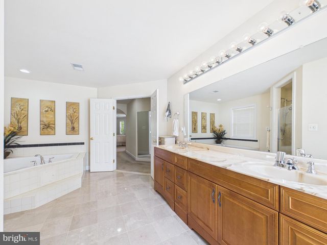 7801 RIDGEWOOD DR, Annandale, VA 22003
