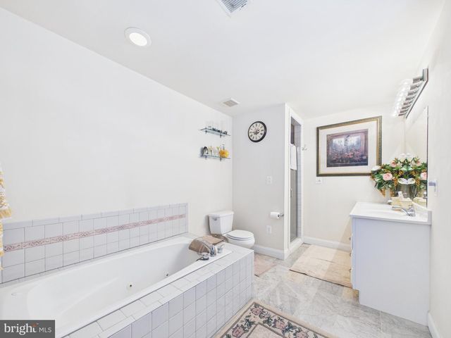 7801 RIDGEWOOD DR, Annandale, VA 22003