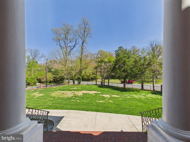 7801 RIDGEWOOD DR, Annandale, VA 22003