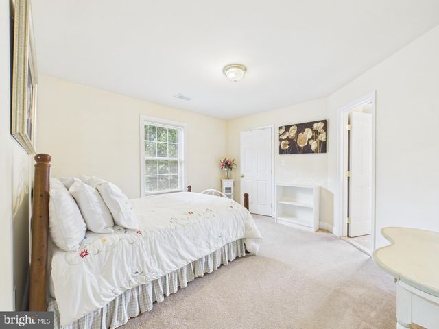 7801 RIDGEWOOD DR, Annandale, VA 22003