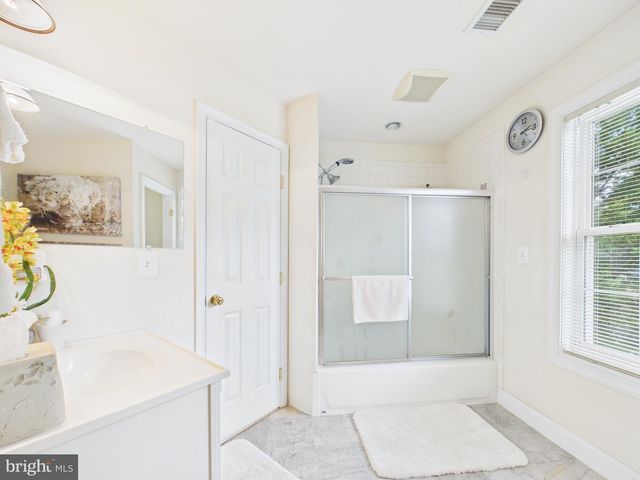 7801 RIDGEWOOD DR, Annandale, VA 22003