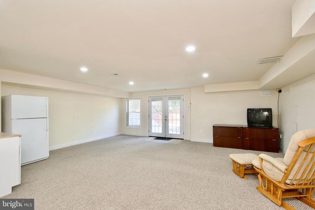 7801 RIDGEWOOD DR, Annandale, VA 22003