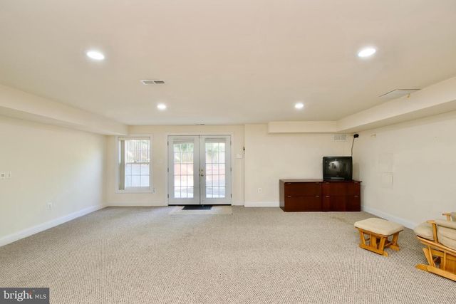 7801 RIDGEWOOD DR, Annandale, VA 22003