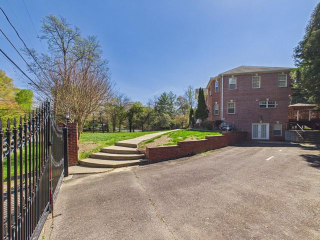 7801 RIDGEWOOD DR, Annandale, VA 22003