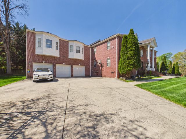 7801 RIDGEWOOD DR, Annandale, VA 22003