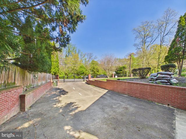 7801 RIDGEWOOD DR, Annandale, VA 22003