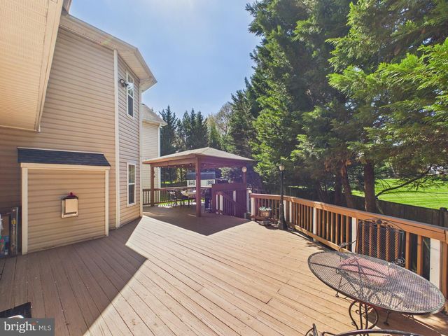 7801 RIDGEWOOD DR, Annandale, VA 22003