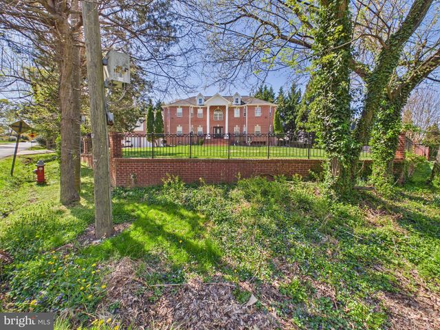 7801 RIDGEWOOD DR, Annandale, VA 22003