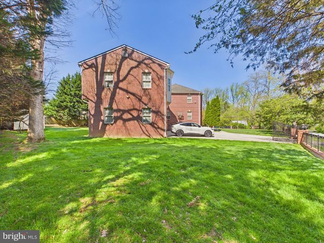 7801 RIDGEWOOD DR, Annandale, VA 22003