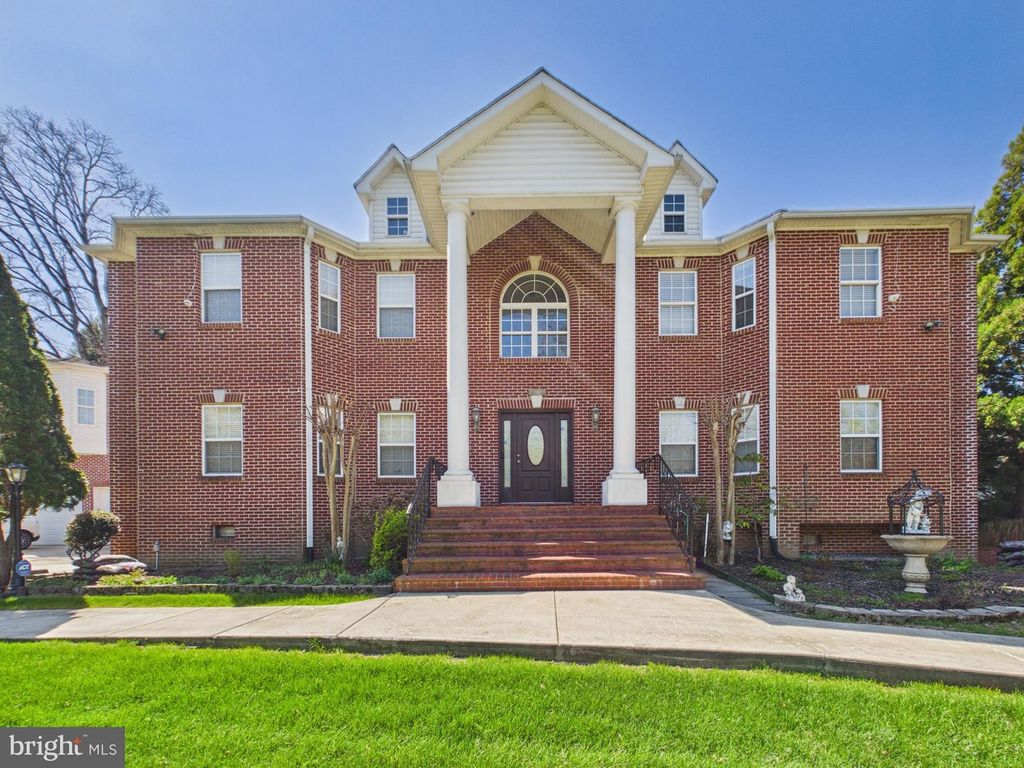 7801 RIDGEWOOD DR, Annandale, VA 22003