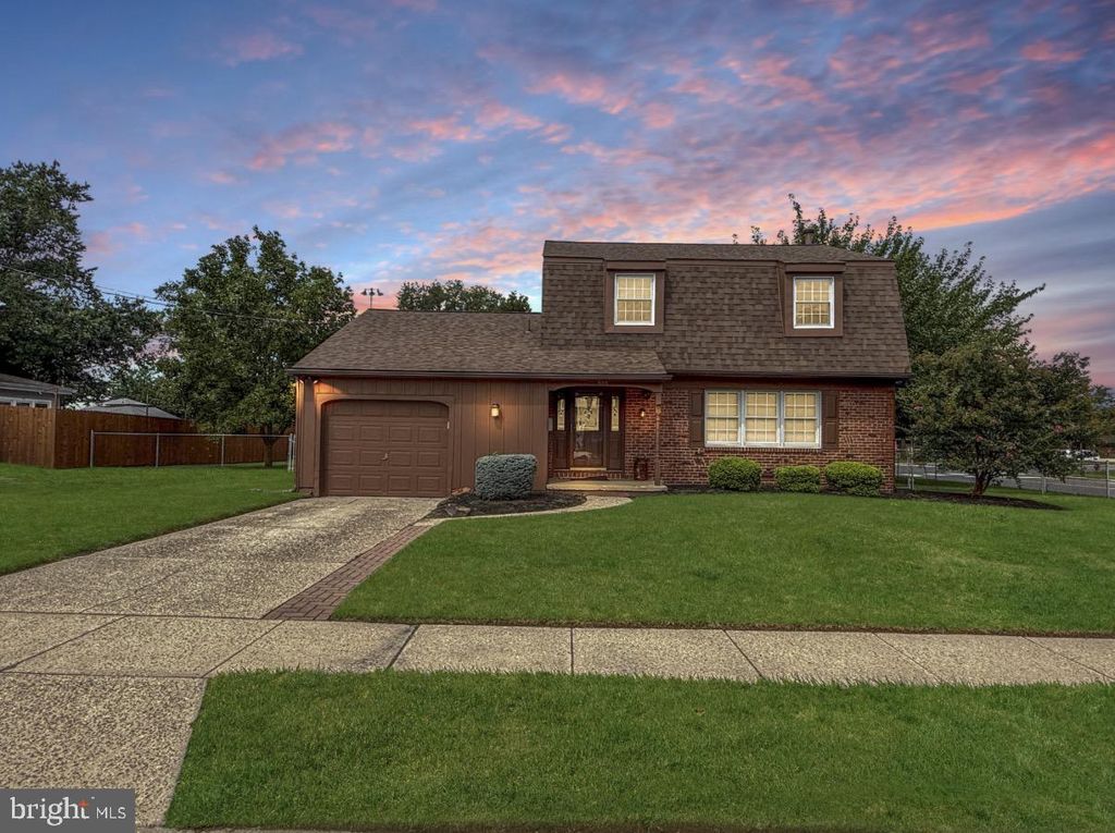 901 SCHISLER DR, FLORENCE, NJ 08518 — exterior