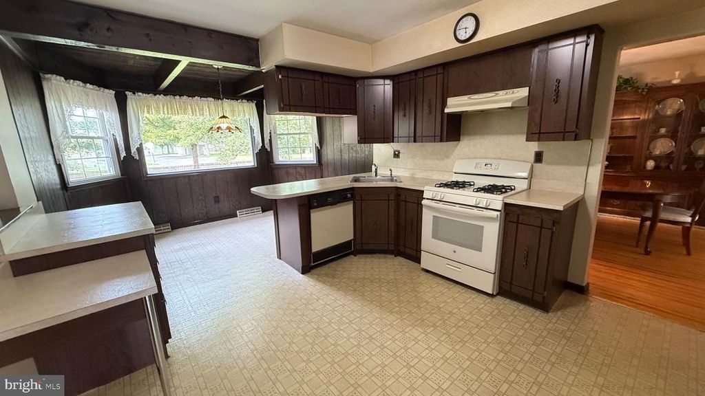 901 SCHISLER DR, FLORENCE, NJ 08518 — photo 5