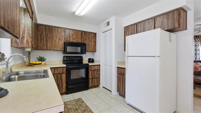7115 LEXINGTON CIRCLE, Brooksville, FL 34602