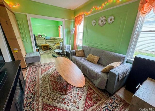 10913 127, South Ozone Park, NY 11420