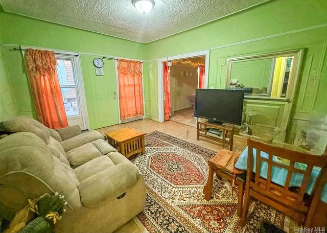 10913 127, South Ozone Park, NY 11420