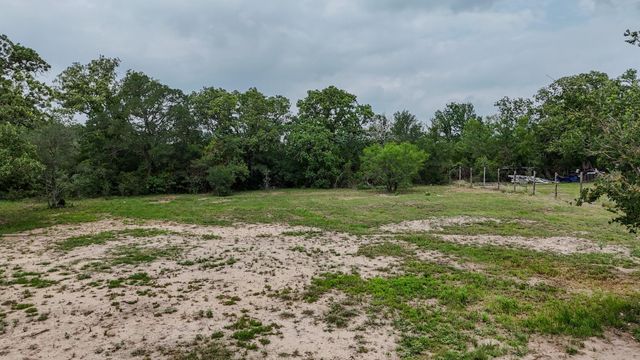 200 Luna CT, Dale, TX 78616