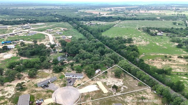 200 Luna CT, Dale, TX 78616