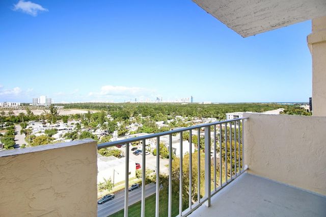 2350 NE 135th St 1111, North Miami, FL 33181