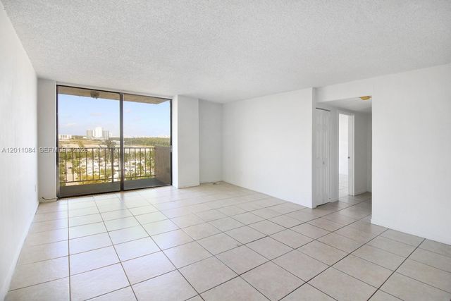 2350 NE 135th St 1111, North Miami, FL 33181