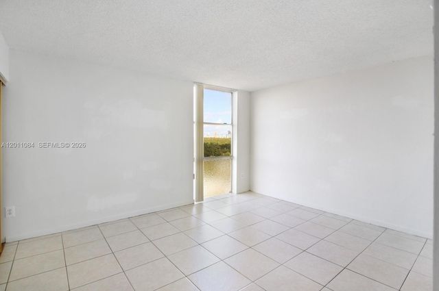 2350 NE 135th St 1111, North Miami, FL 33181