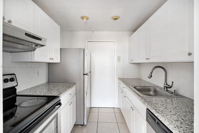2350 NE 135th St 1111, North Miami, FL 33181