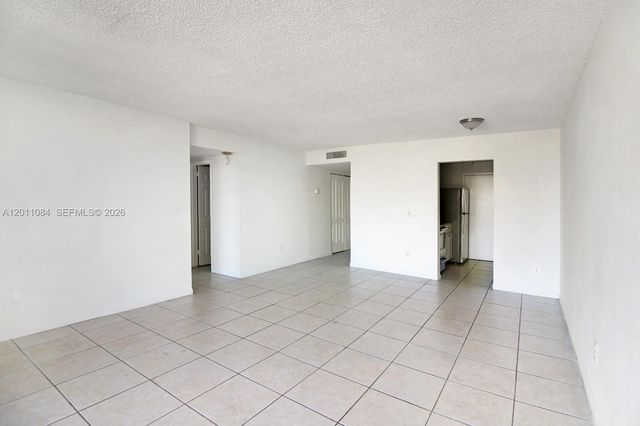 2350 NE 135th St 1111, North Miami, FL 33181