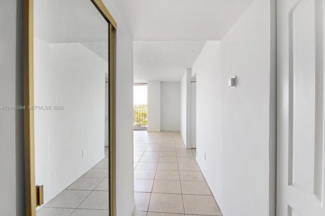 2350 NE 135th St 1111, North Miami, FL 33181