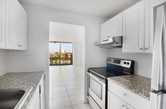 2350 NE 135th St 1111, North Miami, FL 33181