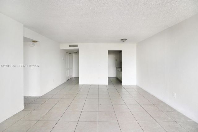 2350 NE 135th St 1111, North Miami, FL 33181