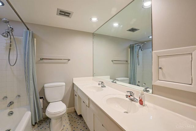 8768 Cavalier Drive, Springfield Twp., OH 45231