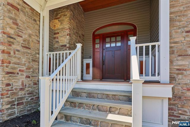 72 4th Street, Park Ridge, NJ 07656