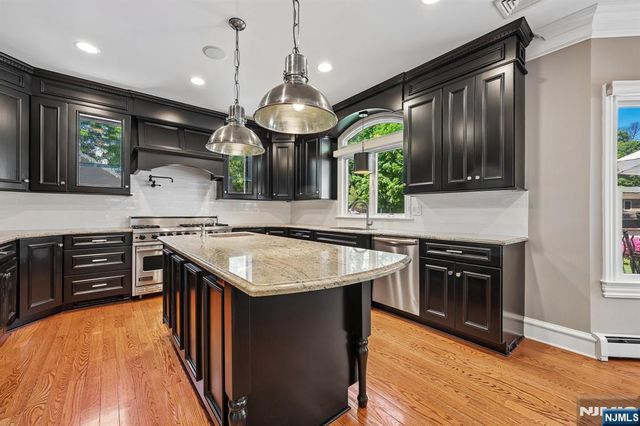 72 4th Street, Park Ridge, NJ 07656