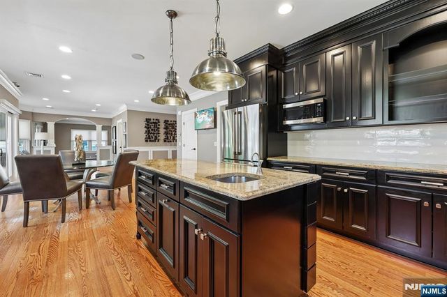 72 4th Street, Park Ridge, NJ 07656