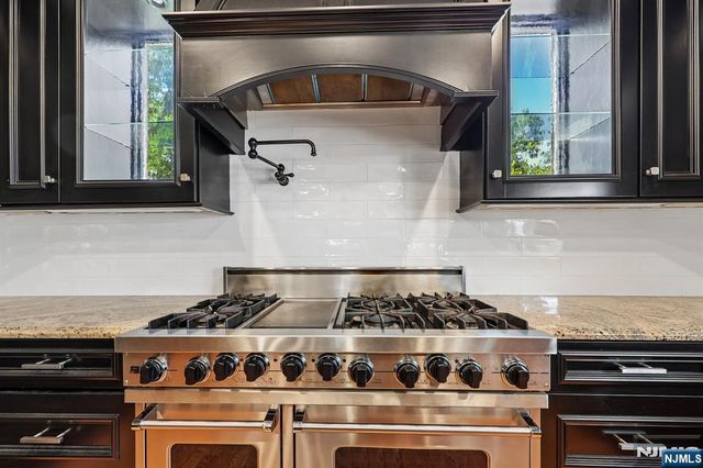 72 4th Street, Park Ridge, NJ 07656