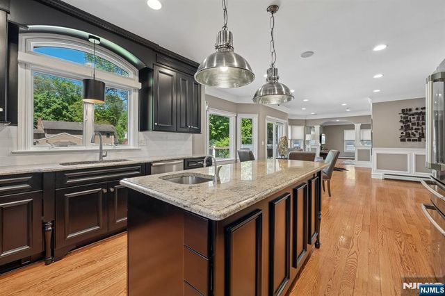 72 4th Street, Park Ridge, NJ 07656