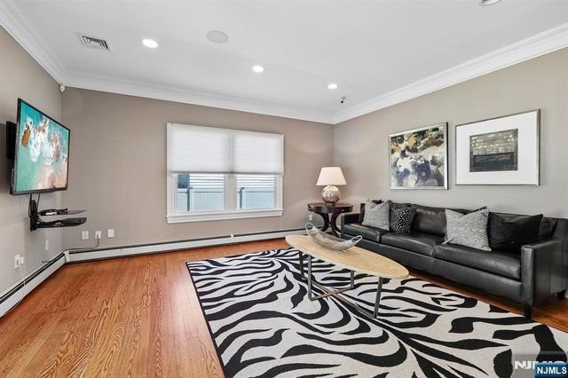 72 4th Street, Park Ridge, NJ 07656
