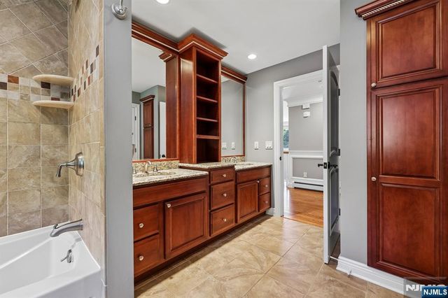 72 4th Street, Park Ridge, NJ 07656