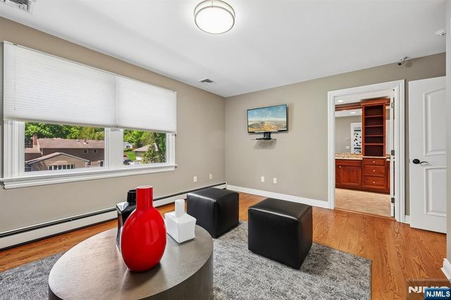 72 4th Street, Park Ridge, NJ 07656
