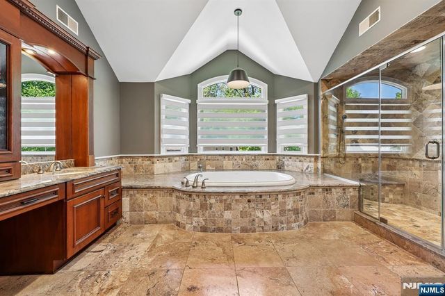 72 4th Street, Park Ridge, NJ 07656