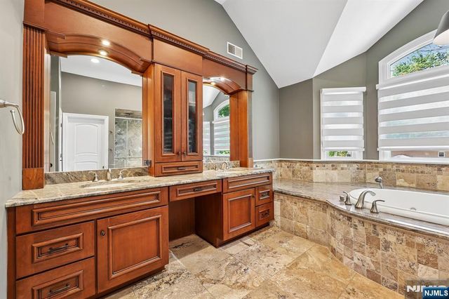 72 4th Street, Park Ridge, NJ 07656