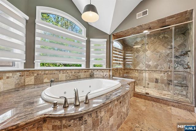 72 4th Street, Park Ridge, NJ 07656