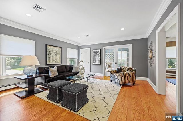 72 4th Street, Park Ridge, NJ 07656