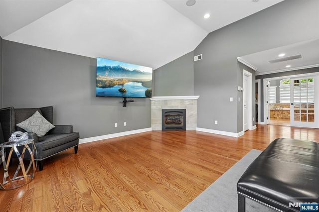 72 4th Street, Park Ridge, NJ 07656